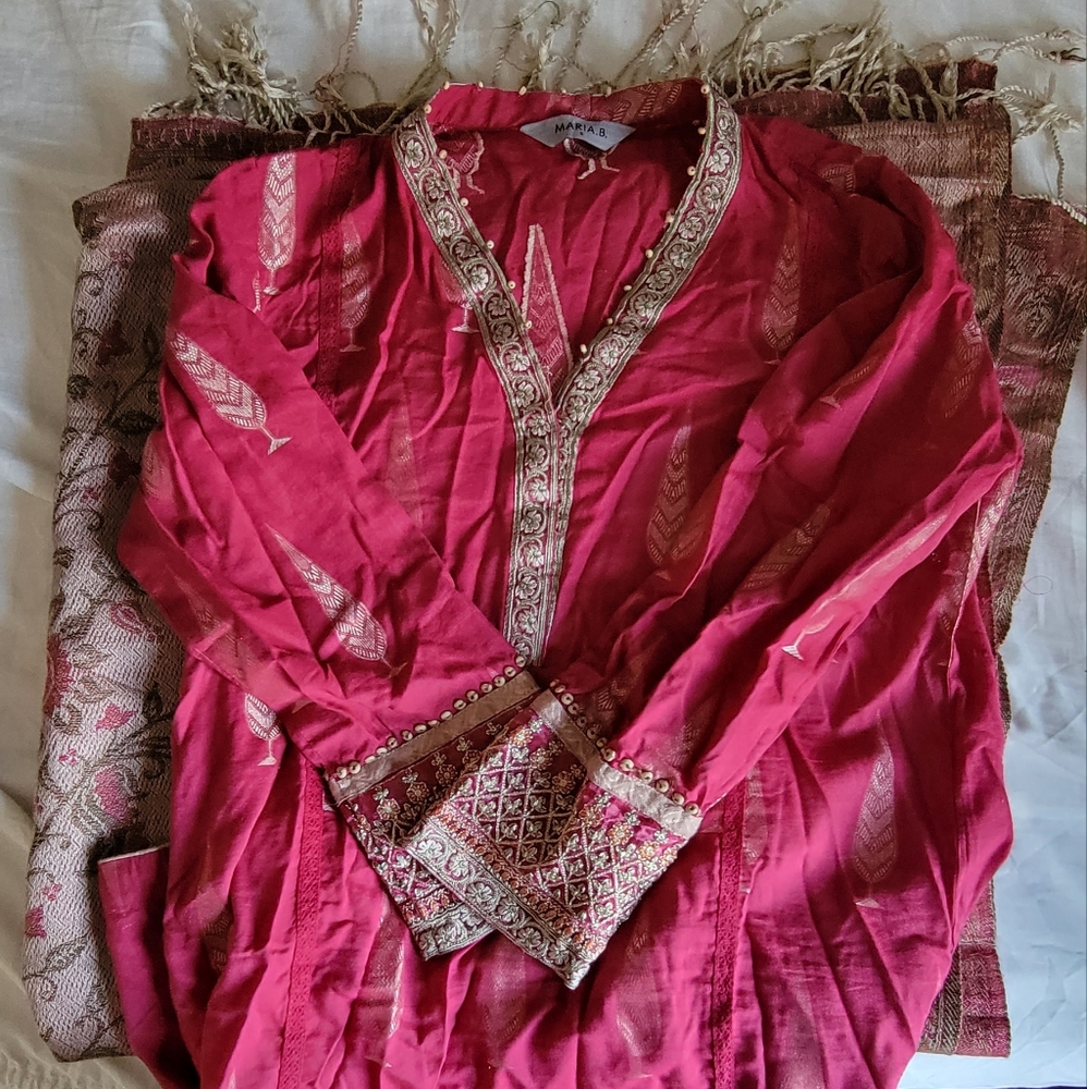 Shawl suit - Picture 4 of 5